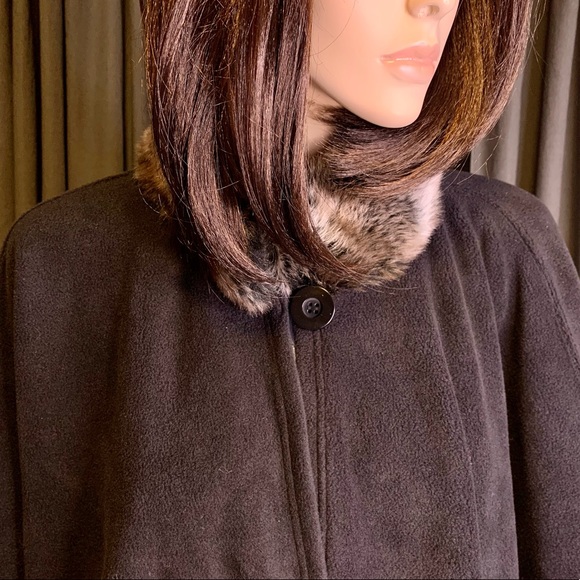 Parkhurst Fleece Cape - Picture 6 of 8